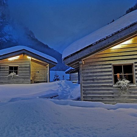 Huettenhotel Husky Lodge Muotathal Exterior photo
