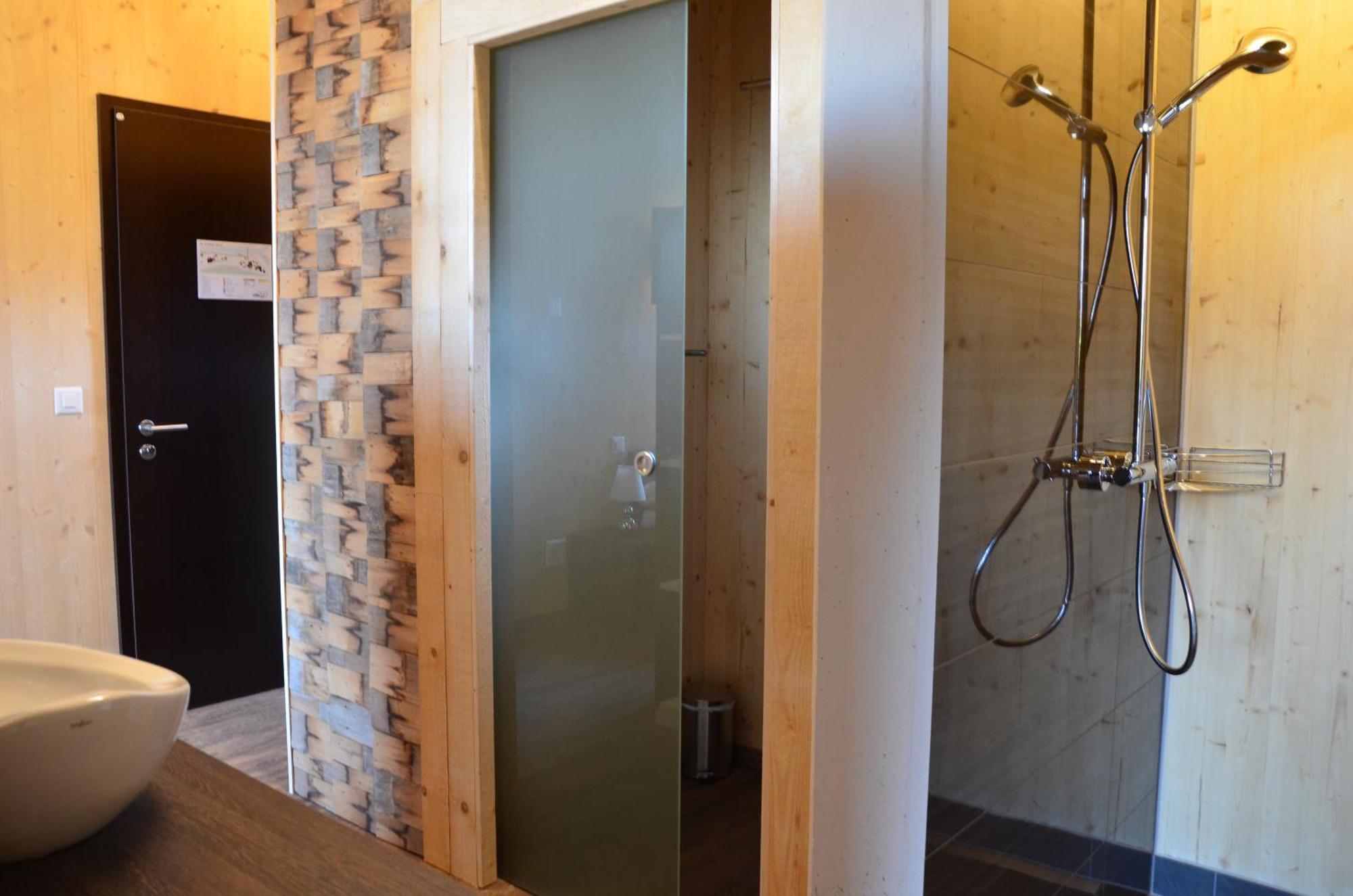 Huettenhotel Husky Lodge Muotathal Room photo