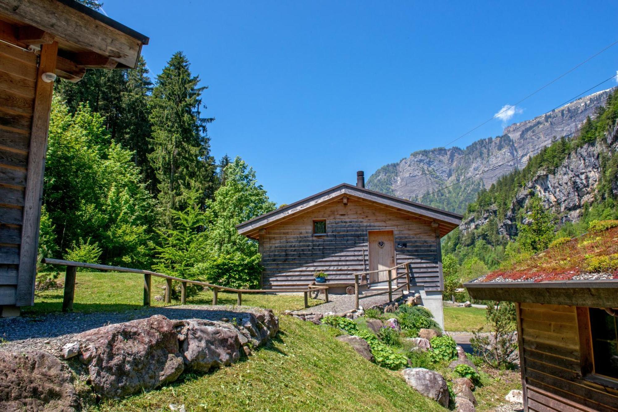 Huettenhotel Husky Lodge Muotathal Exterior photo