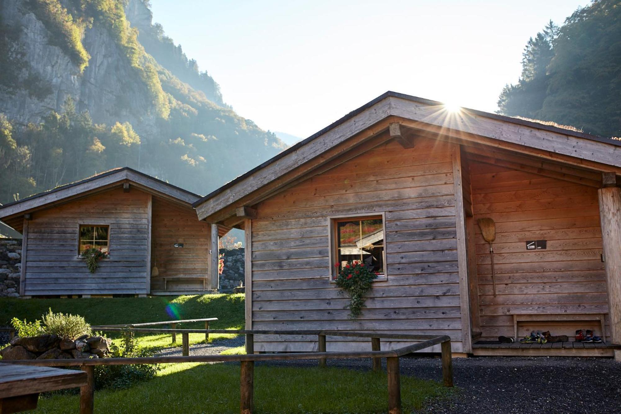 Huettenhotel Husky Lodge Muotathal Exterior photo