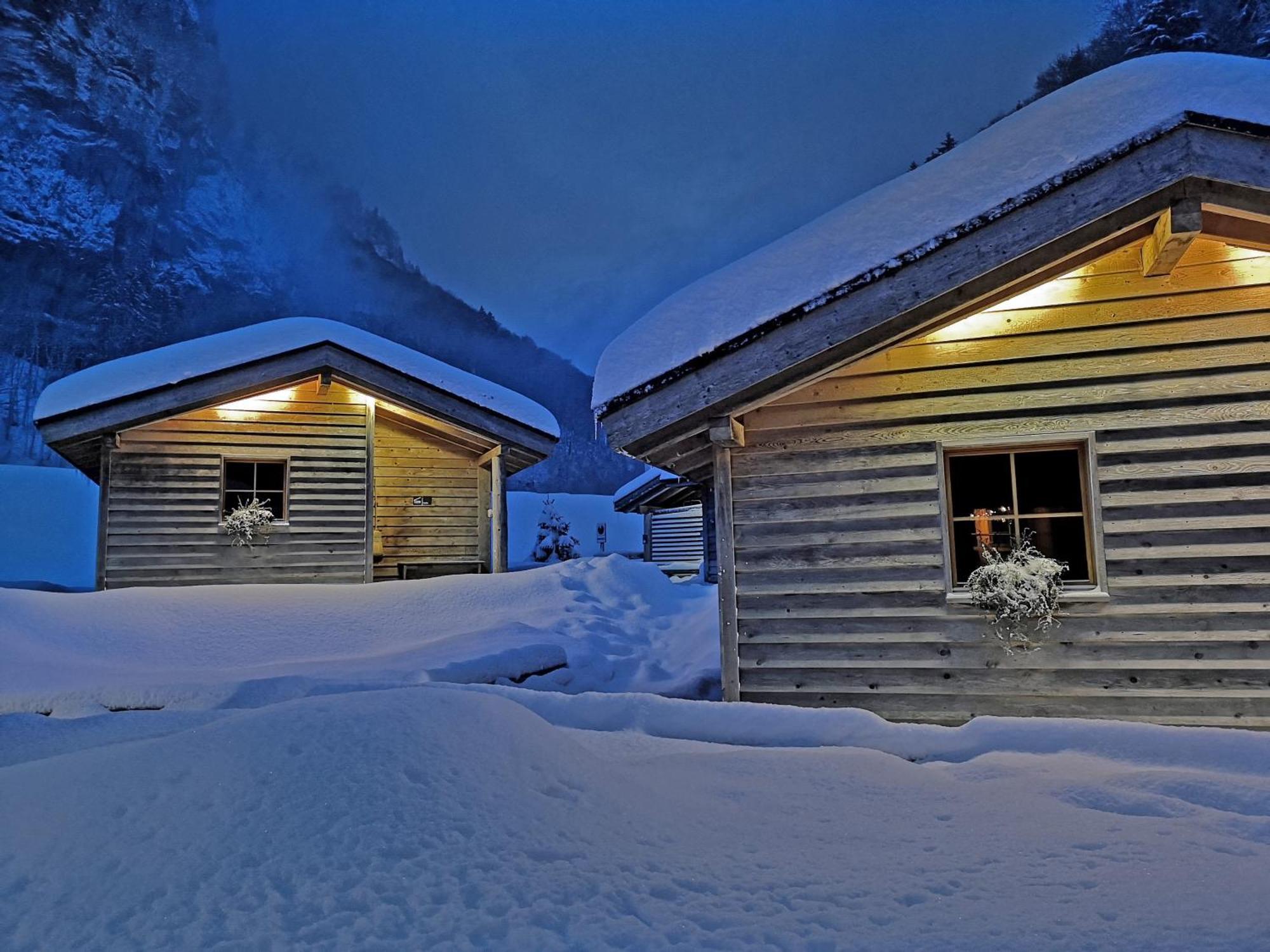 Huettenhotel Husky Lodge Muotathal Exterior photo