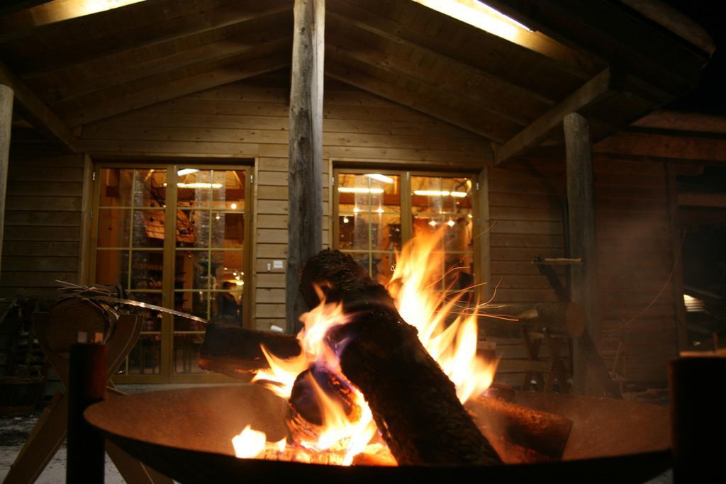 Huettenhotel Husky Lodge Muotathal Exterior photo