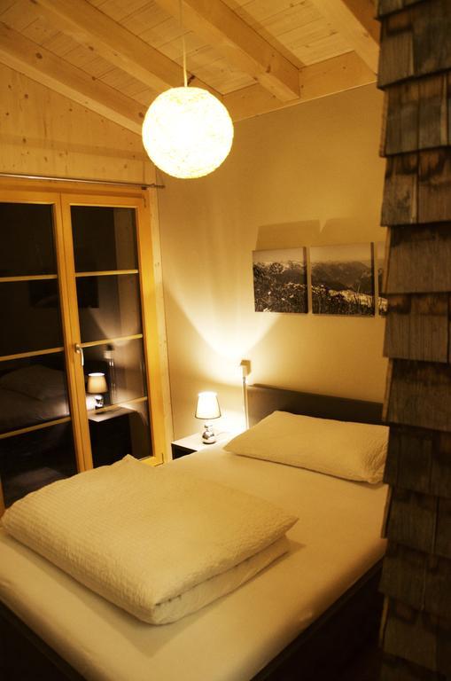 Huettenhotel Husky Lodge Muotathal Room photo
