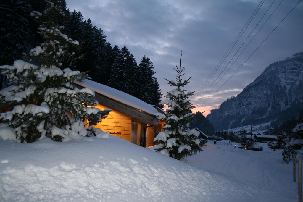 Huettenhotel Husky Lodge Muotathal Room photo